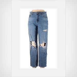 NWT Abound high-rise mom jean in size 32.